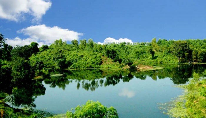দর্শনীয় স্থান: মাধবপুর লেক